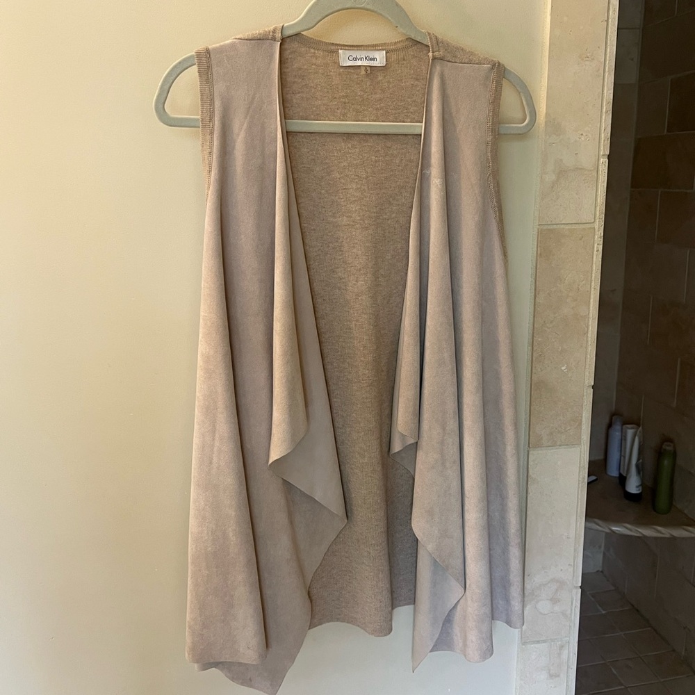 Calvin Klein Women's Tan Sleeveless Vest